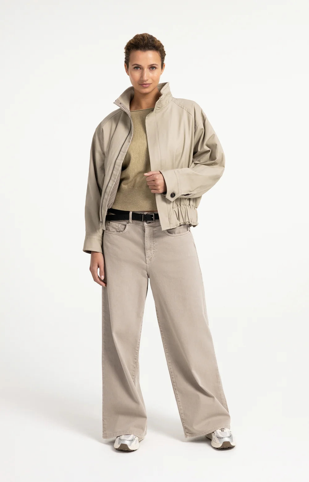 Denim Jeans W/ Wide Legs and Distinctive Waistband