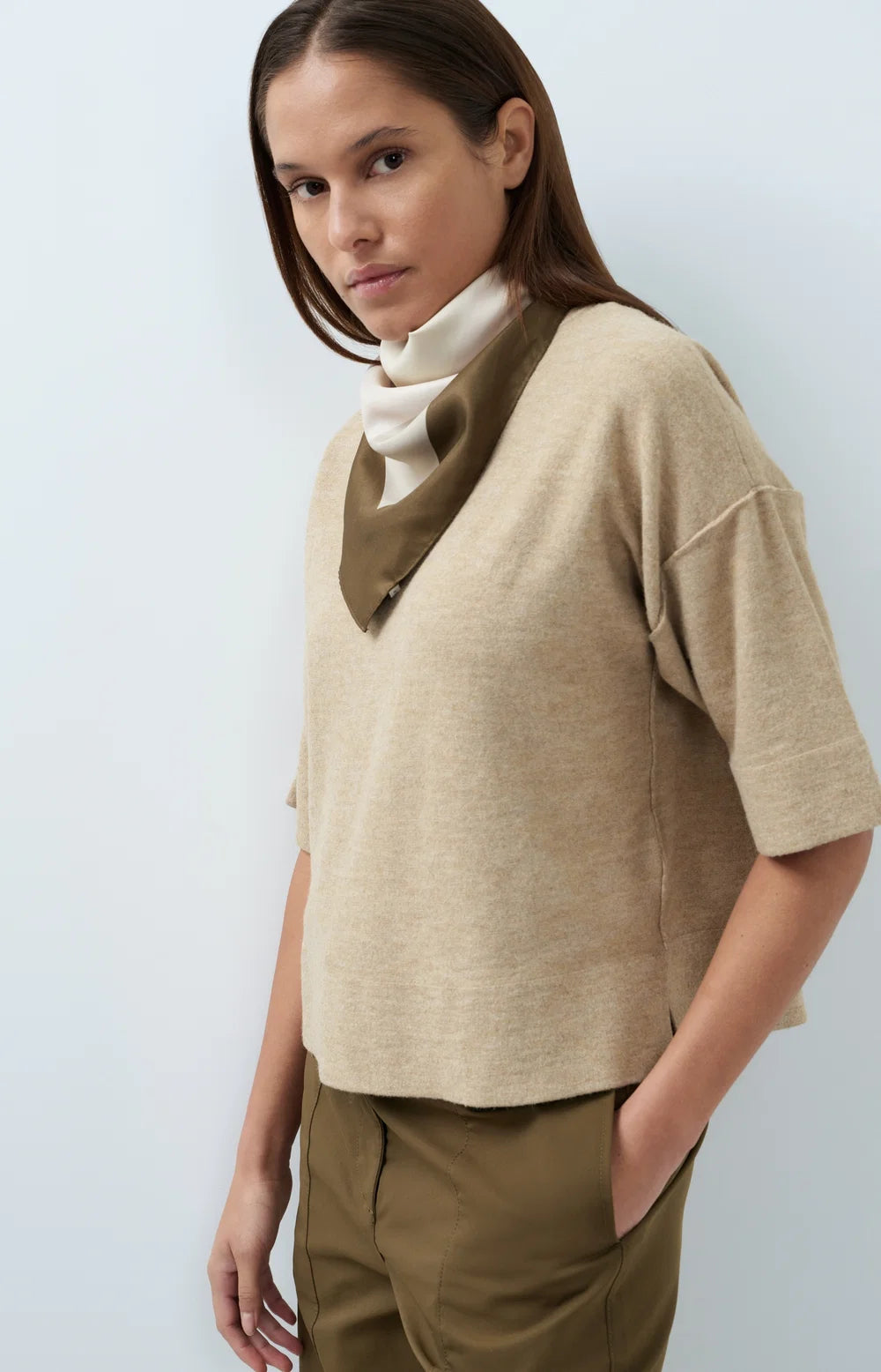 Fine knitted oversized T-shirt with half-length sleeves