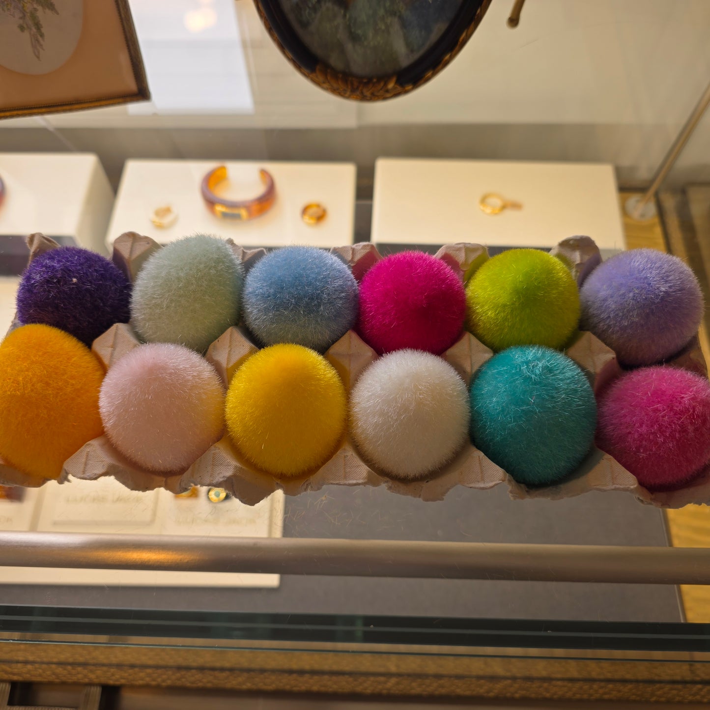 Flocked Egg | Individual