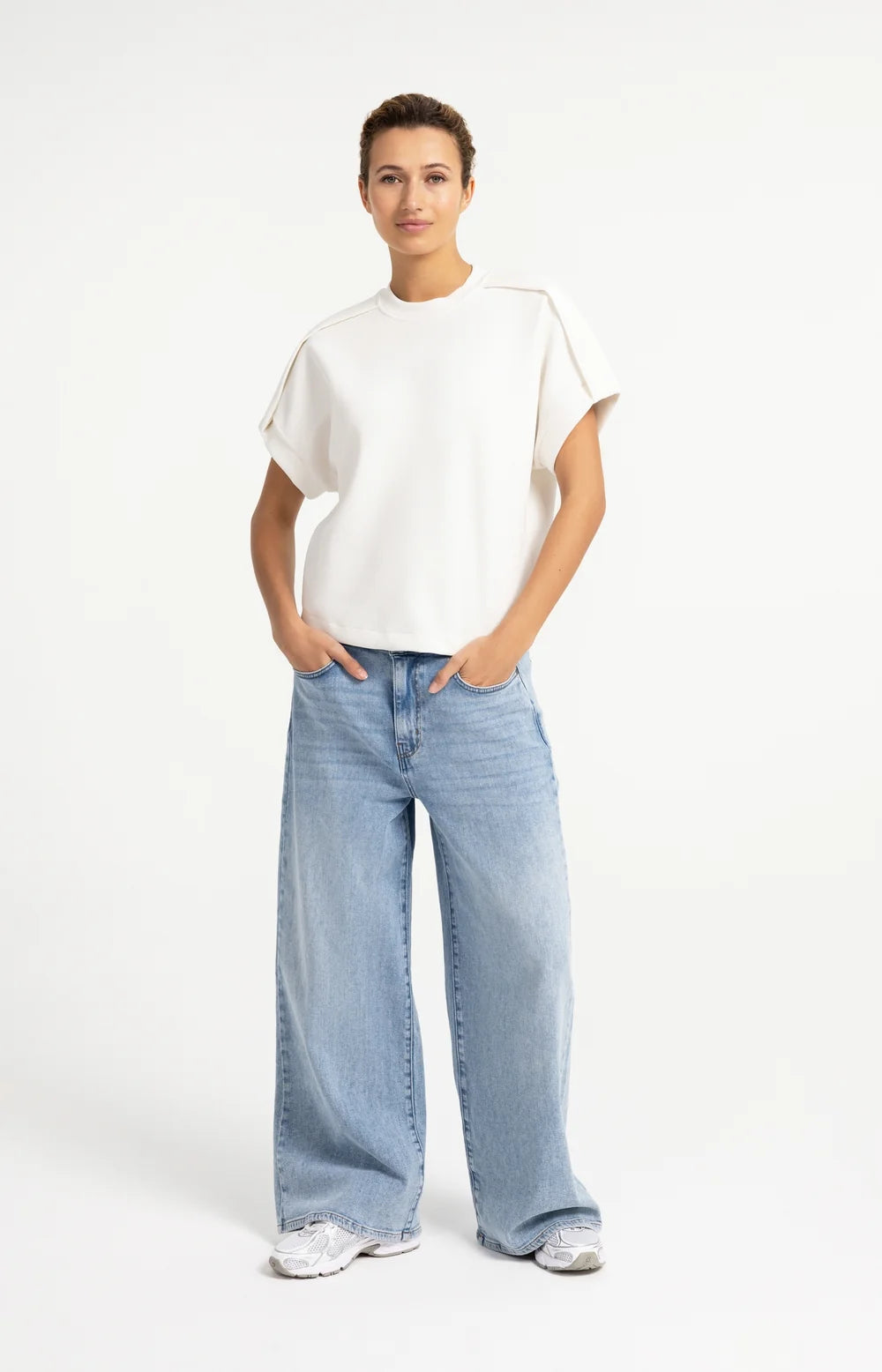 Sleeveless sweatshirt with pleated shoulder detail
