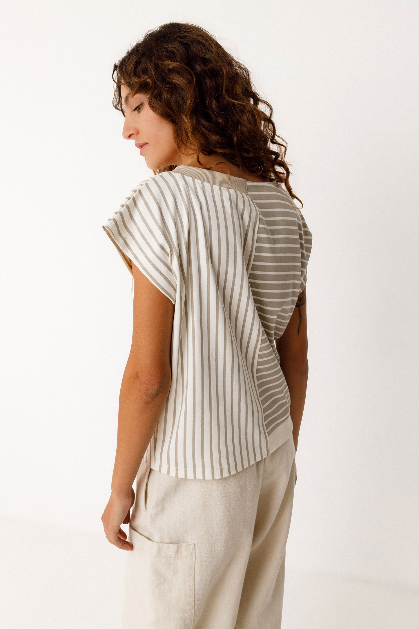 Ekai-Gots T-Shirt - Beige