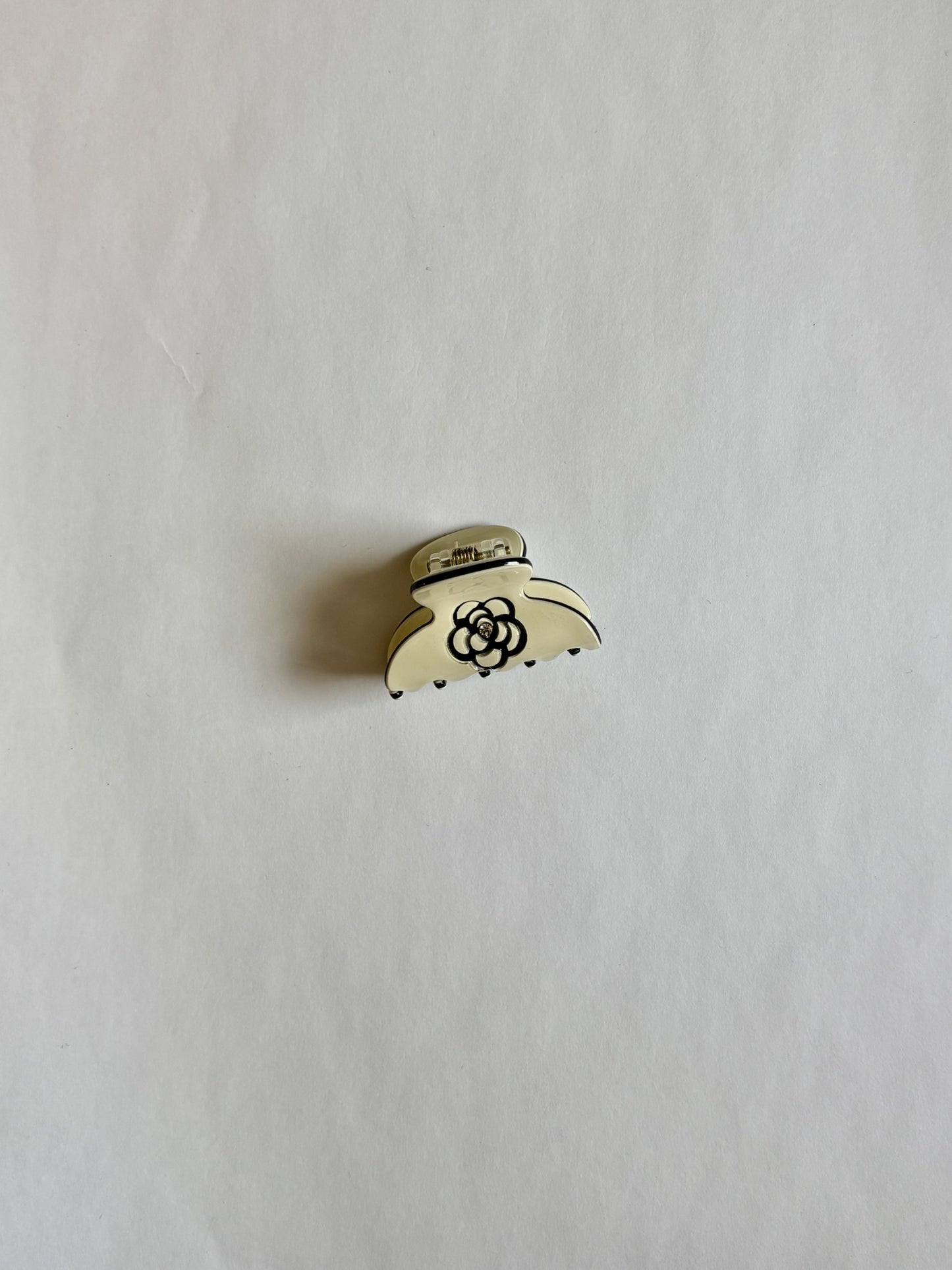 Mini Flower Claw Clip