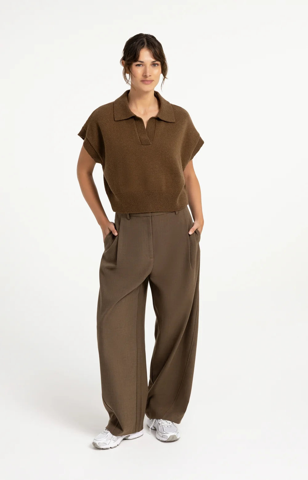 Woven barrel-leg trousers with pleat detail