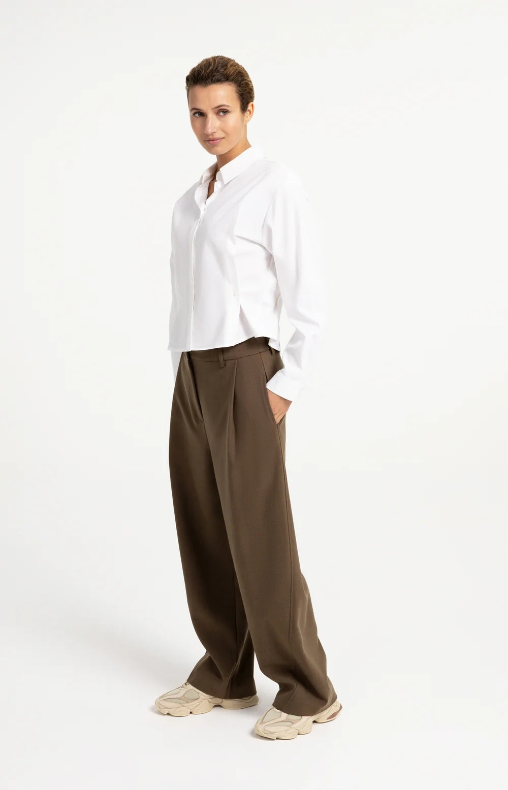 Woven barrel-leg trousers with pleat detail