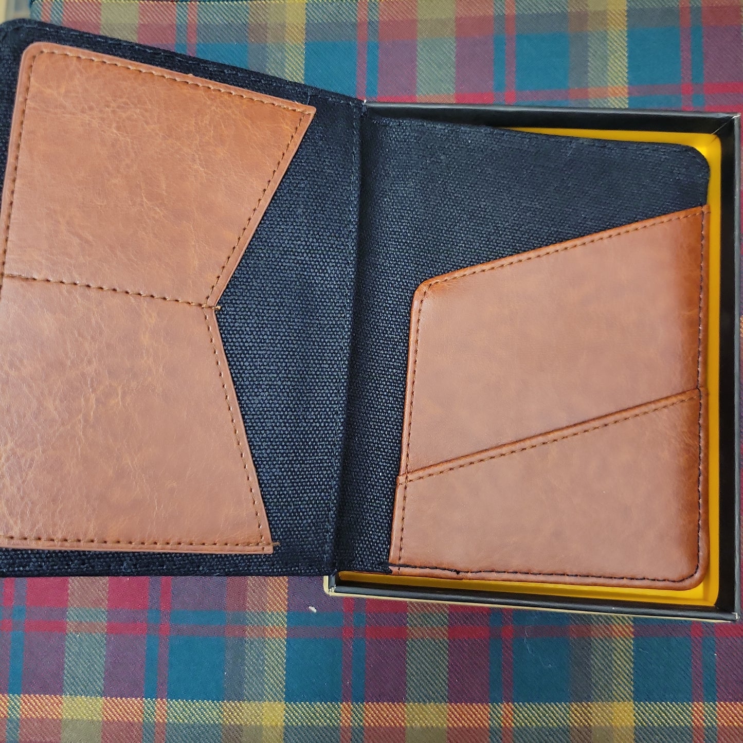 Gentlemen's Hardware Travel Wallet