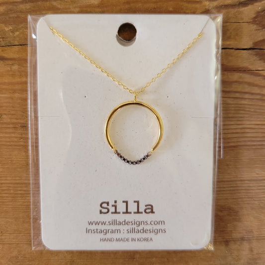 Suspended Chain Circle Necklace