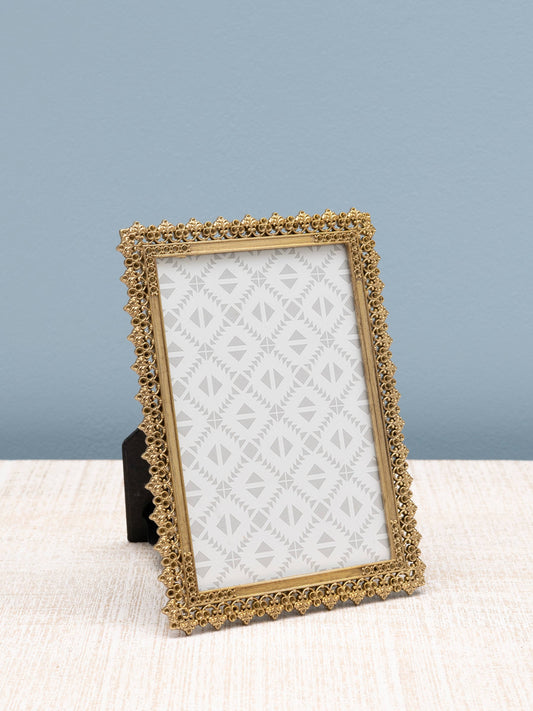Golden flowery rectangular photo frame 15x10