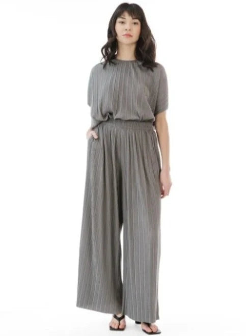 Oliver Pleated Wide Leg Pants