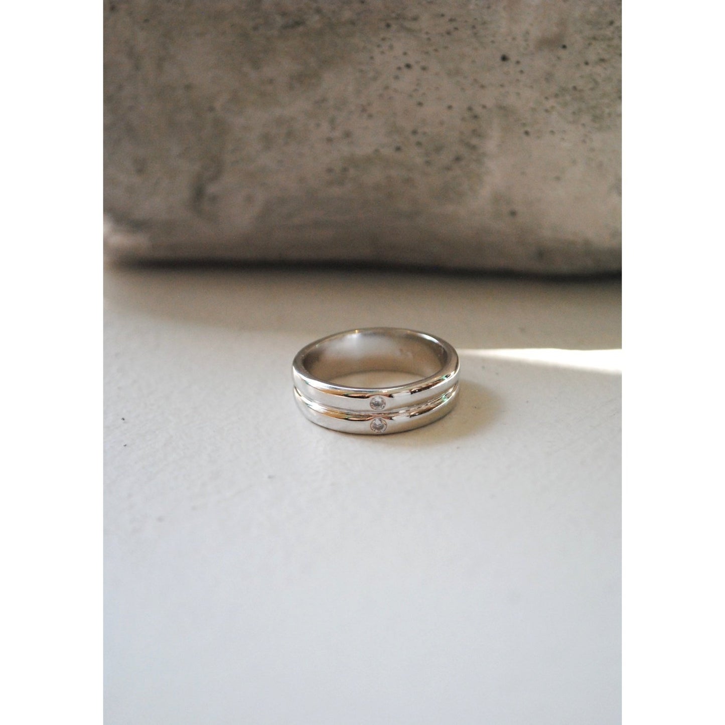 Double Band Ring with 2 Crystals